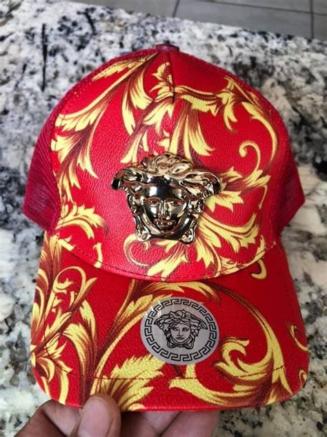 Compra y vende Versace Gorras .